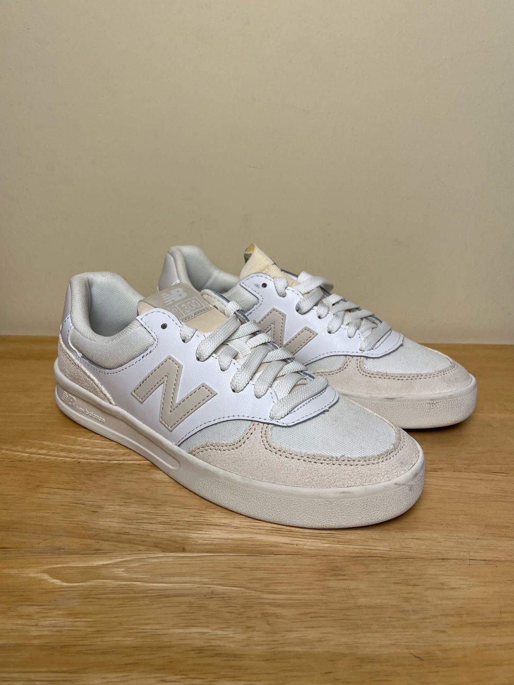New Balance CT300 v3 Court Sneaker Low Top White Cream Women’s Size 5.5